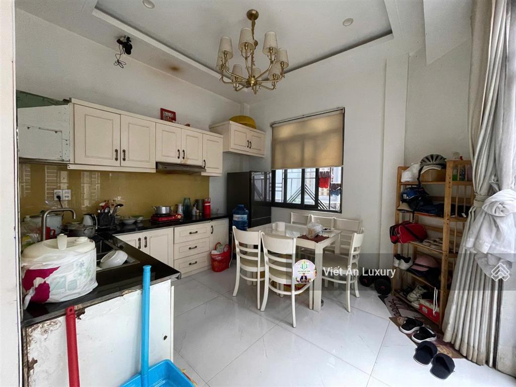 Bán gấp nhà hxh đề thám, quận 1  sát bên bùi viện. lô góc không lộ giới  giá 12.5 tỷ  giữ tiền