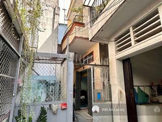 Bán nhà nát diện tích lớn 76m hẻm cô giang, phú nhuận giá dưới 100 triệu/m. tiện xây mới