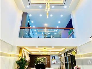 Nhà "chân dài" nở hậu 7.5m  thang máy vi vu  khu biệt thự ngọc lan gò vấp đang sẵn dòng tiền