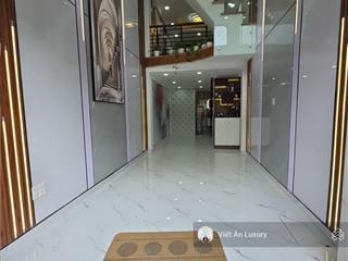 Mặt tiền hoàng sa  vỉa hè 4m  oto ngủ nhà  4pn. kinh doanh hay ở đều vip. full nội thất. giá tốt