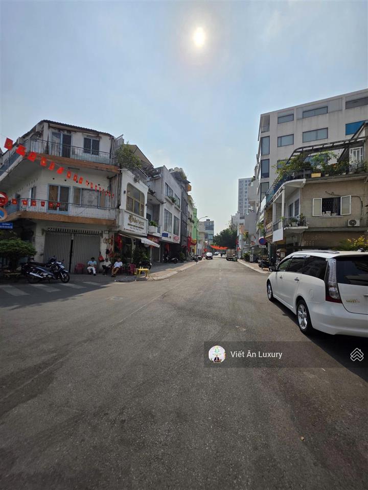 Mặt tiền kd sầm uất tại quận 1  6 tầng  thang máy. vị trí đắc địa thuận tiện kết nối. 65m2  27tỷ