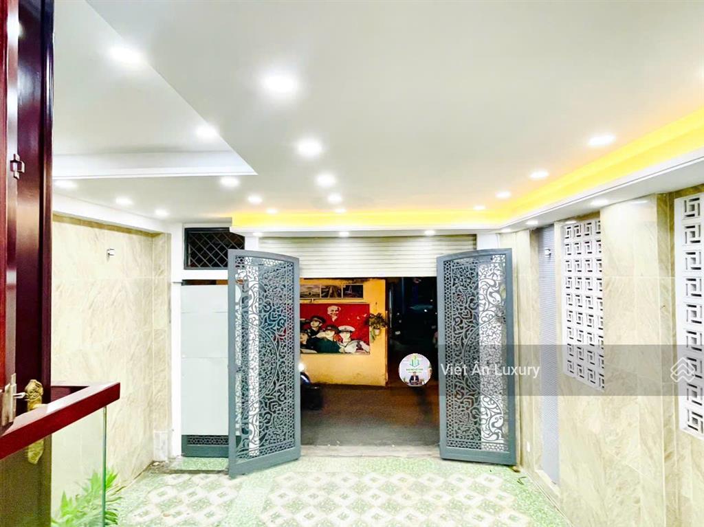 Bán nhà mặt tiền trần hữu trang, phú nhuận hầm + thang máy + hồ bơi ngang 6m giá tốt hiếm có