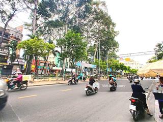 Nhà nát tiện xây mới  phạm viết chánh  quận 1. tặng gpxd 5 tầng. ngay vòng xoay lý thái tổ  ntmk