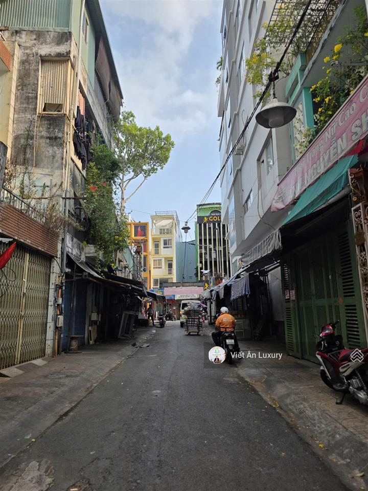 Siêu vị trí  quận 5  nguyễn trãi  hẻm oto quay đầu. nhà cũ tiện xây mới 5 tầng  ngang 5m