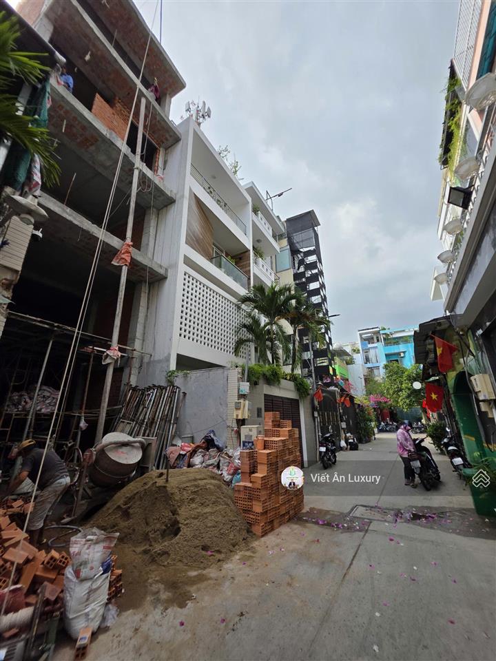 Siêu vị trí  quận 5  nguyễn trãi  hẻm oto quay đầu. nhà cũ tiện xây mới 5 tầng  ngang 5m