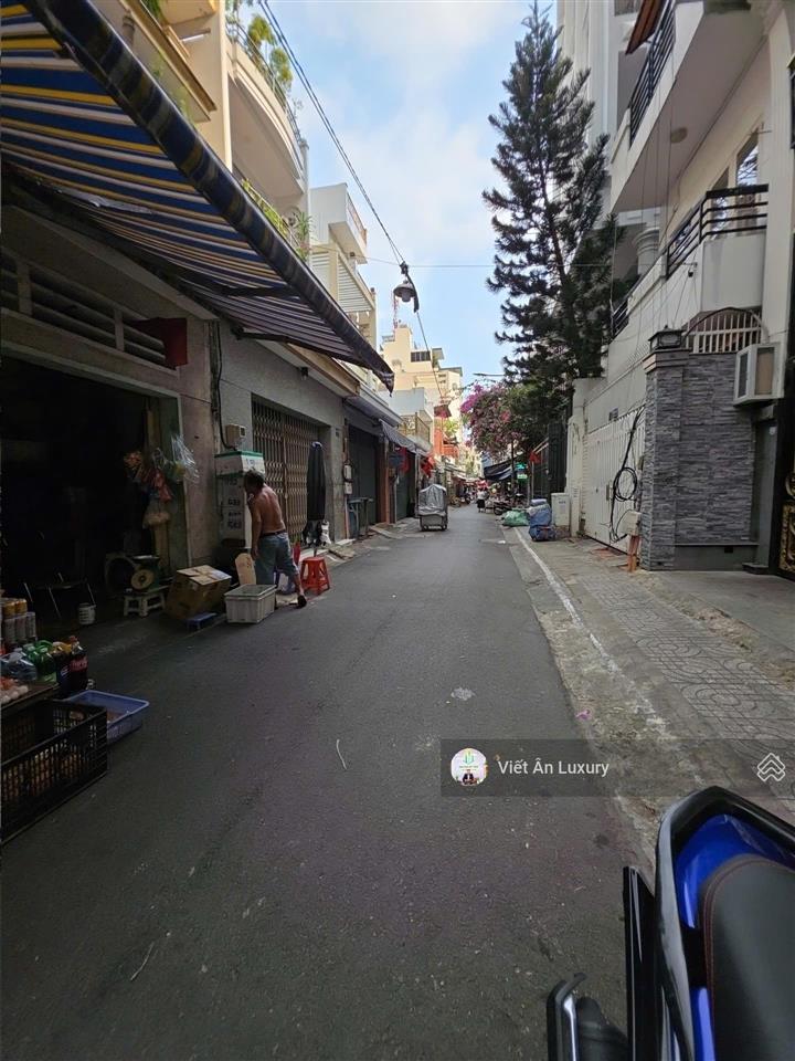 Bán nhà nguyễn trãi  quận 5, diện tích 121m², nhà 4 tầng có thang máy, giá 30 tỷ. vị trí kết nối