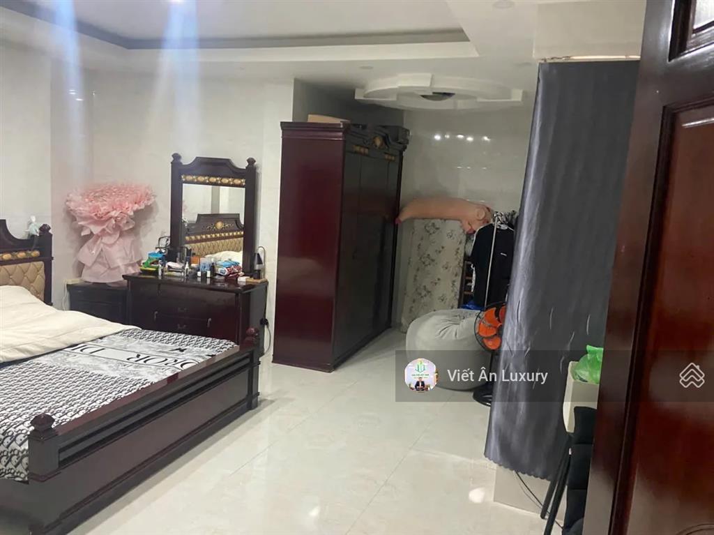 Cầm 7.5 tỷ mua nhà quận 1 thì ở hẻm cụt, mua quận 3 thì được nguyên căn 4 tầng đúc thật! chốt ngay!