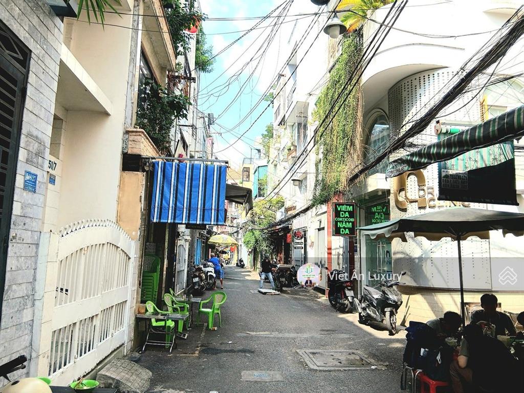 Bán nhanh nhà hxh quận 1  thông trần hưng đạo & võ văn kiệt  chỉ 8.4 tỷ