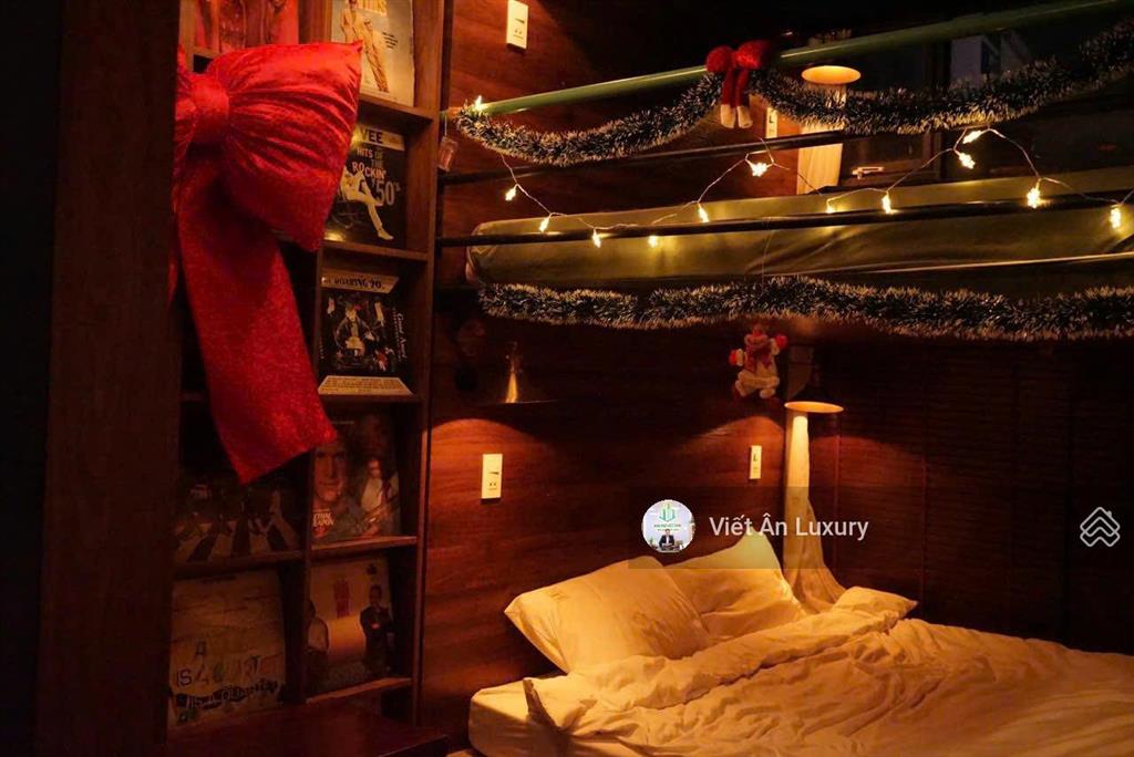 Bán homestay ngay bùi viện, đề thám, quận 1  5 tầng  4pn kép kín  dòng tiền 30tr/tháng. giá 7 tỷ