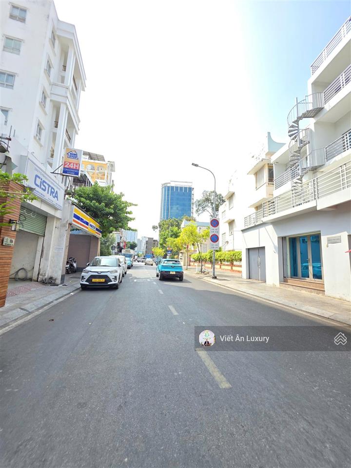 Nhà đẹp trần đình xu quận 1, hxh full nội thất khai thác airbnb tốt  kế bên trường học