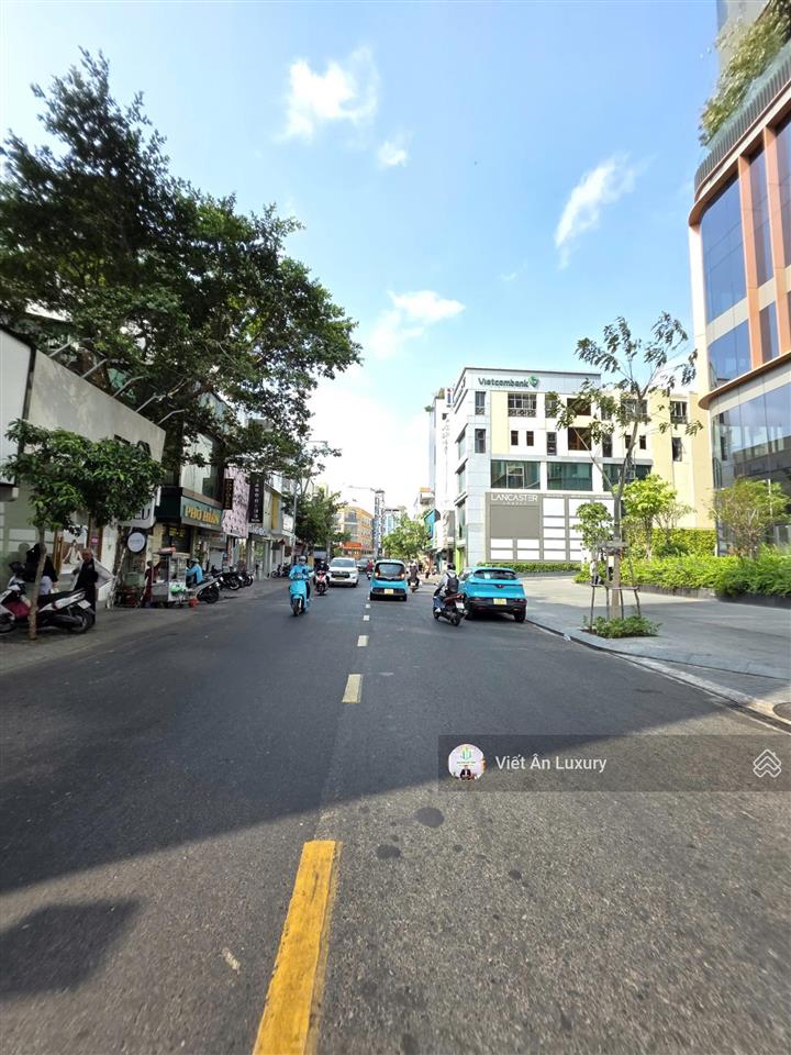Tòa nhà góc 2 mặt tiền nguyễn trãi quận 1 ngang 30m hiếm 2 hầm 10 tầng mới 100% dòng tiền 913,43tr