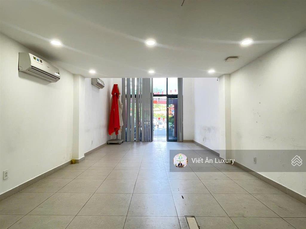 Tòa nhà văn phòng quận 1  khu tân định nguyễn văn nguyễn pccc chuẩn thang máy fuji 650kg