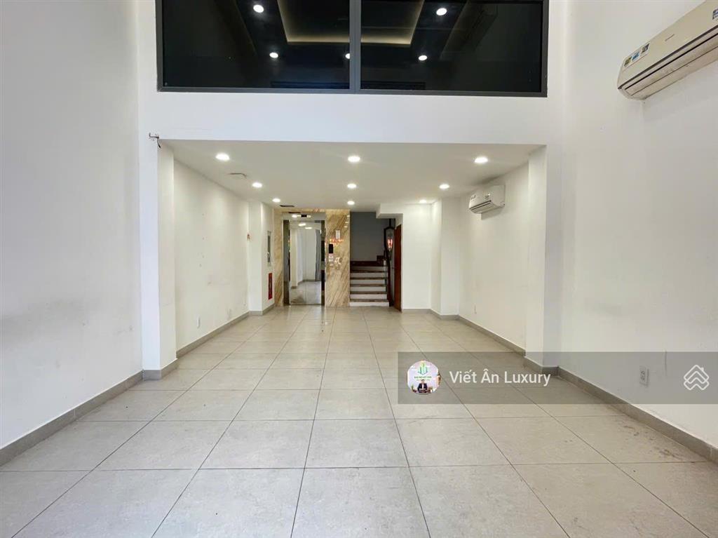 Tòa nhà văn phòng quận 1  khu tân định nguyễn văn nguyễn pccc chuẩn thang máy fuji 650kg