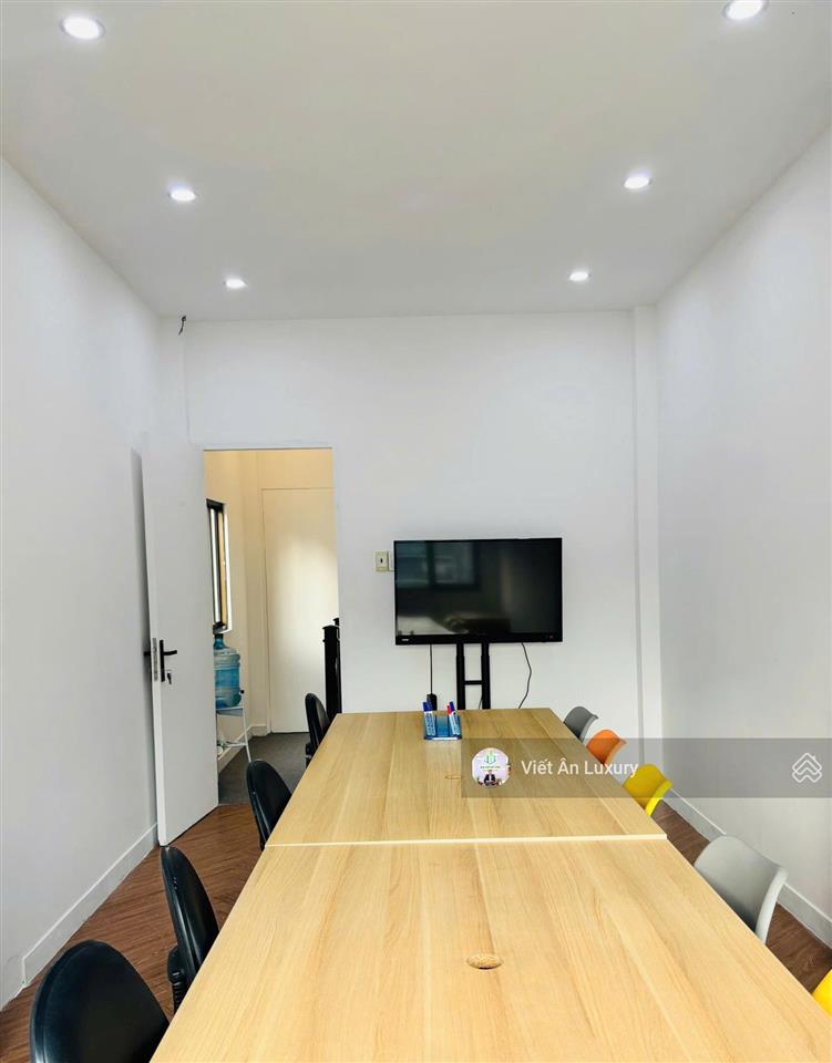 Mặt tiền đinh tiên hoàng quận 1  2 mặt thoáng  có thang máy  dòng tiền 81tr/tháng  40m2