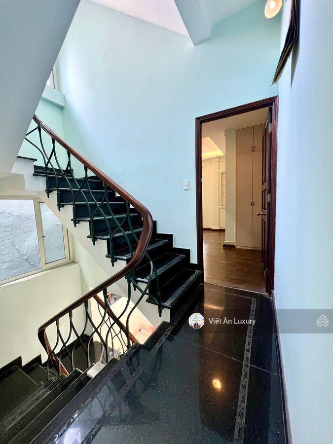 Nhà phố mà là villa mini đặng dung quận 1 ngang 11m không gian sống riêng tư giữa trung tâm