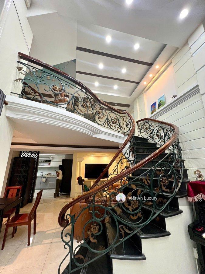 Nhà phố mà là villa mini đặng dung quận 1 ngang 11m không gian sống riêng tư giữa trung tâm