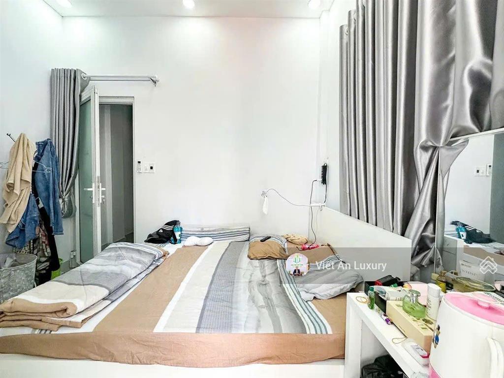 Nhà hxh trần hưng đạo, quận 1 lô góc 3 mặt thoáng khu phân lô giá 8.5 tỷ tl. tiện ích vô vàn