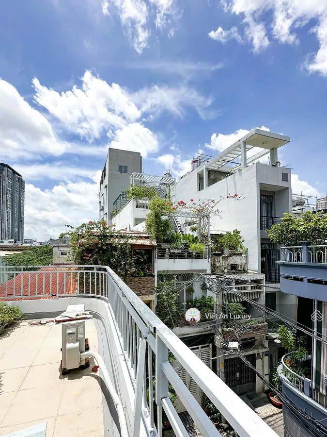 Nhà hxh trần hưng đạo, quận 1 lô góc 3 mặt thoáng khu phân lô giá 8.5 tỷ tl. tiện ích vô vàn