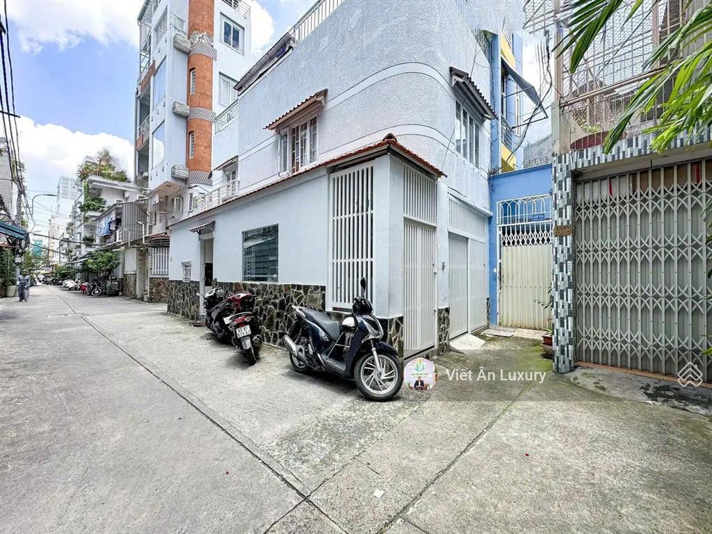 Nhà hxh trần hưng đạo, quận 1 lô góc 3 mặt thoáng khu phân lô giá 8.5 tỷ tl. tiện ích vô vàn