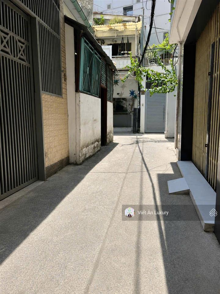 Nhà trung tâm quận 1 lý tự trọng ngang 4.55m hiếm hẻm 1 trục xây 5 tầng. nhà cũ tiện xây