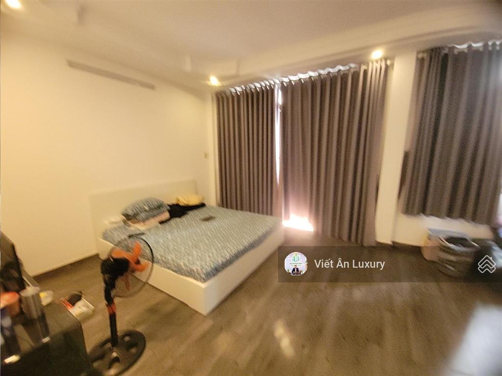 Bán nhà hxh trần hưng đạo quận 1 ngang 6,8m nhà đẹp 4 tầng full nội thất  công năng tốt