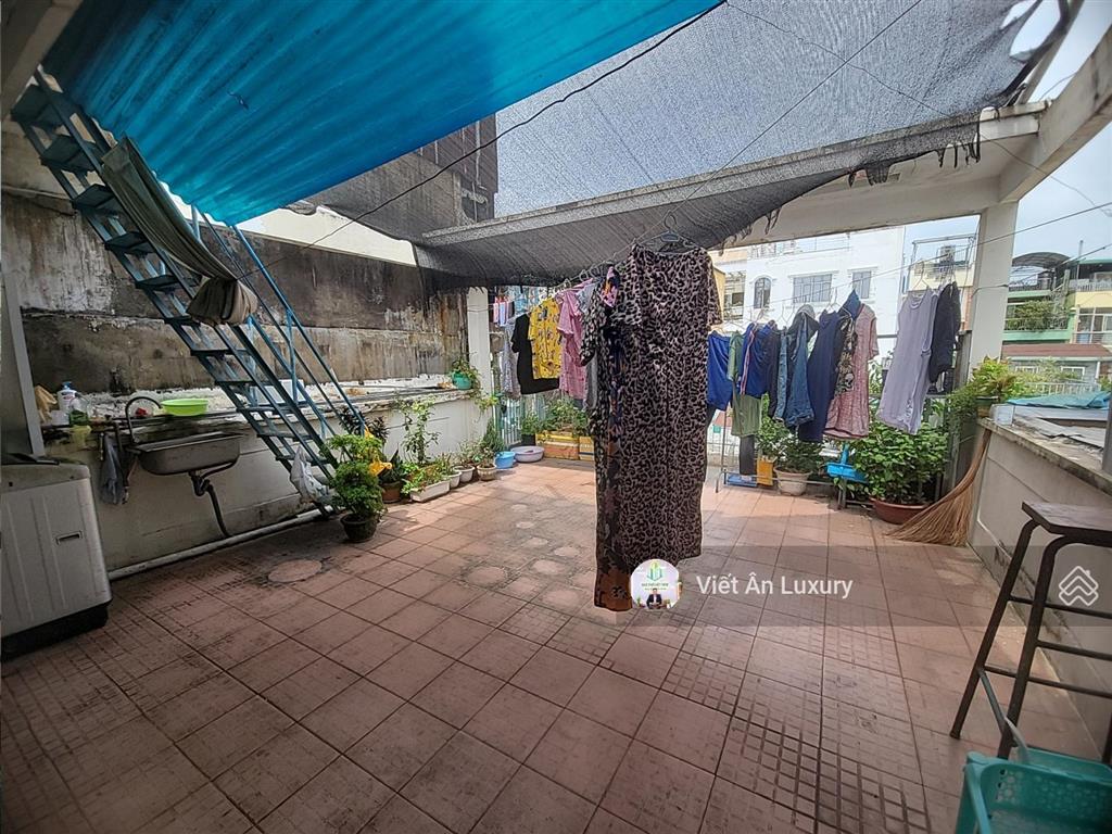 Bán nhà hxh nguyễn đình chiểu  quận 3  ngay chợ bàn cờ. 66,4m2 ngang hơn 5m. vị trí kd tốt