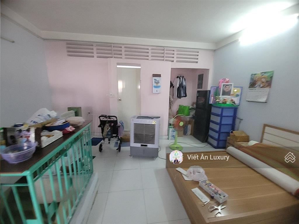 Bán nhà hxh nguyễn đình chiểu  quận 3  ngay chợ bàn cờ. 66,4m2 ngang hơn 5m. vị trí kd tốt