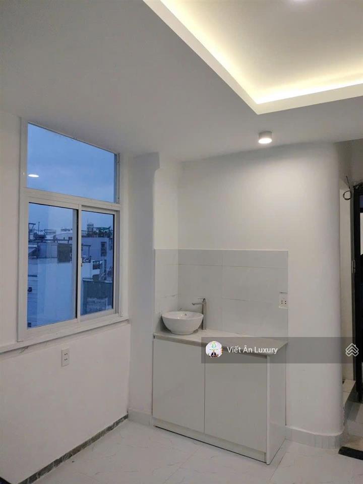 Nhà góc 2 mt  8 phòng hiện đang cho thuê dòng tiền sẵn nở hậu đẹp, alo ngay !