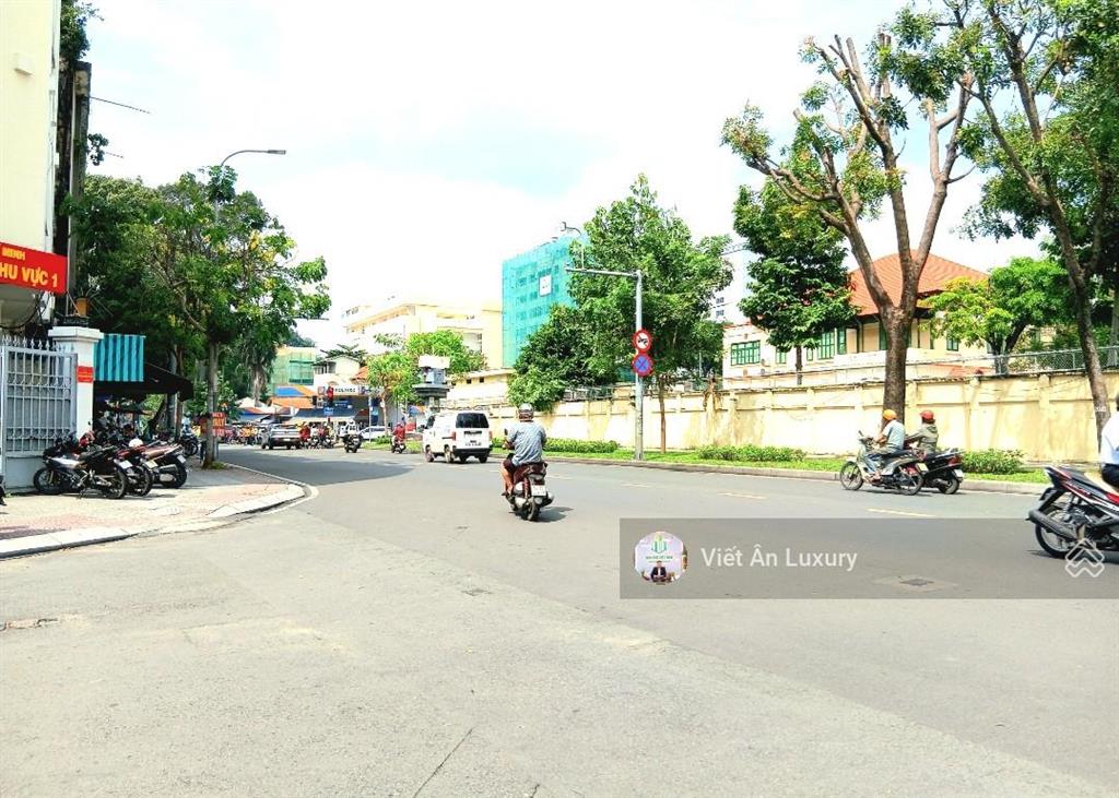 Nhà nguyễn trãi, p. nguyễn cư trinh, quận 1 nở hậu khủng cách ô tô 1 căn