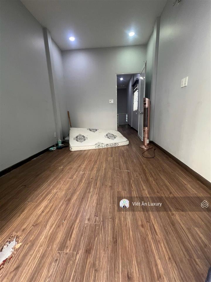 Bán nhà quận 1  7,25 tỷ  hẻm 5m thẳng tắp nguyễn cảnh chân 34m² cách mặt tiền 20m.