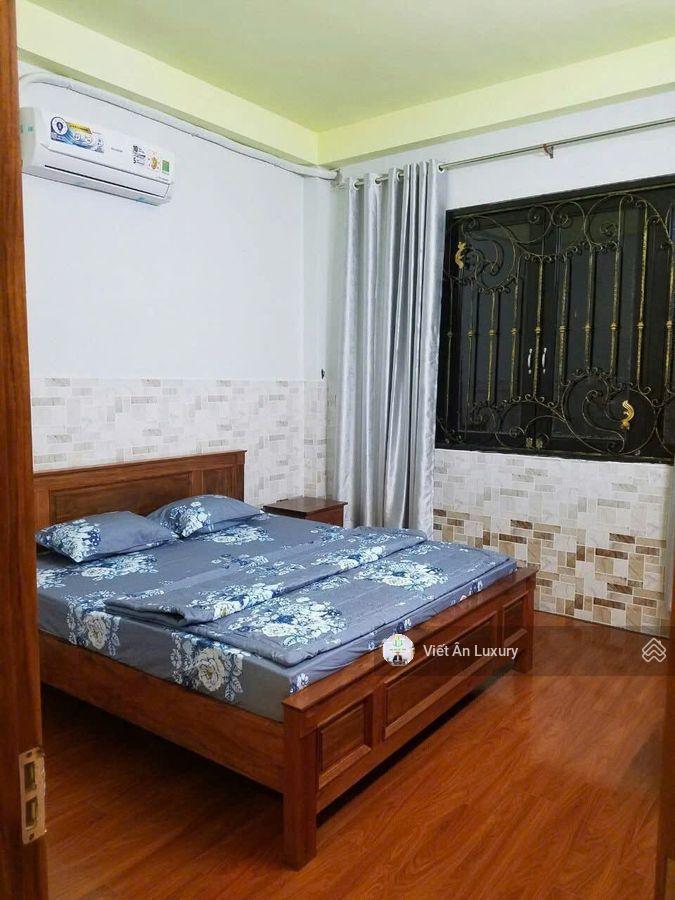 Bán nhà đường đinh công tráng, quận 1  75m2  10pn. đối diện nhà thờ tân định. vị trí sầm uất