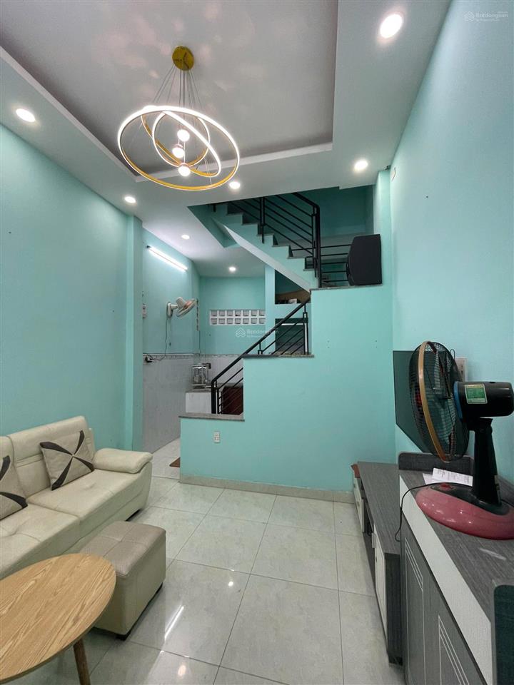 Nhà riêng, hẻm xe hơi, võ văn kiệt, 2tầng, nở hậu, có sân chung rộng, có hẻm sau,an ninh,thoáng mát