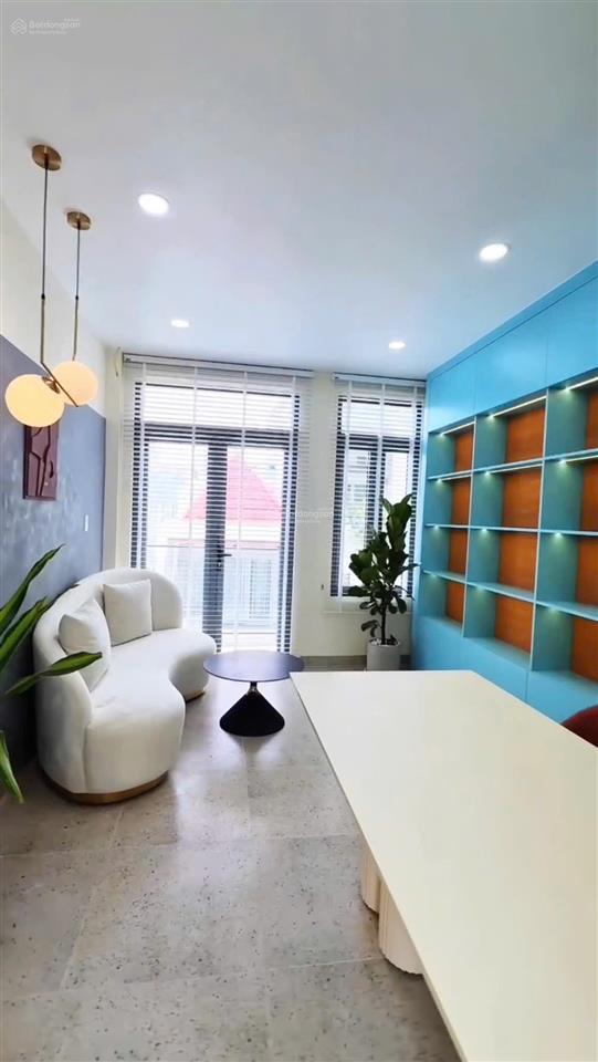 Bán nhà riêng huỳnh văn bánh, 9,3 tỷ, 55m2, 4pn, 4wc, giá siêu hời, nhà có hẻm sau