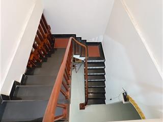 Bán nhà dân xây 2 tầng chắc chắn đẹp tại trần lãm