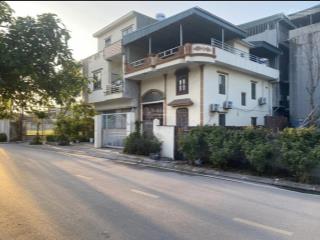 Bán nhà riêng (nguyên căn) ô tô đỗ trong sân dt 100m2 có 71,4m2 thổ cư giáp sân bóng hà tu