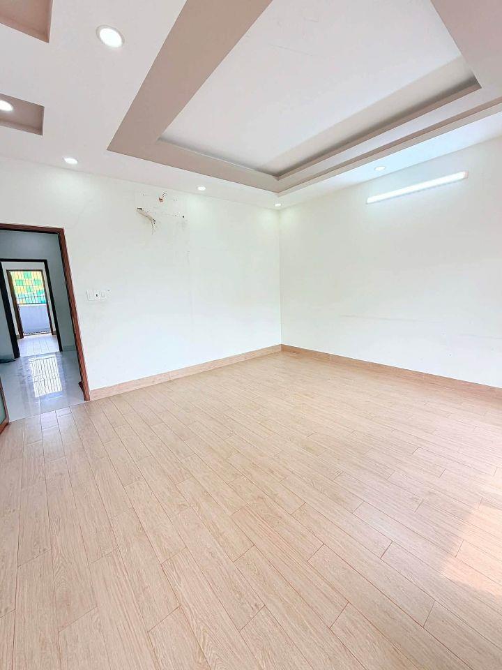 Nhà 4 tầng ôtô đậu cửa, gần Sacombank Trường Chinh, 4.95 tỷ