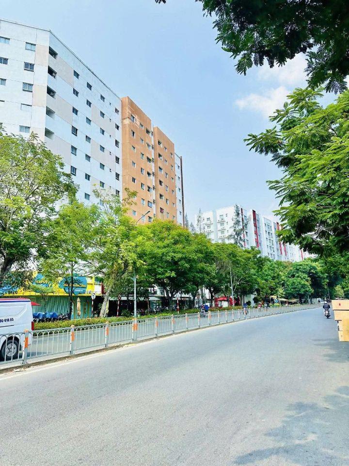 Nhà rộng 2 tầng ô tô đỗ cửa, Bình Long giao Tân Thắng, 4 tỷ