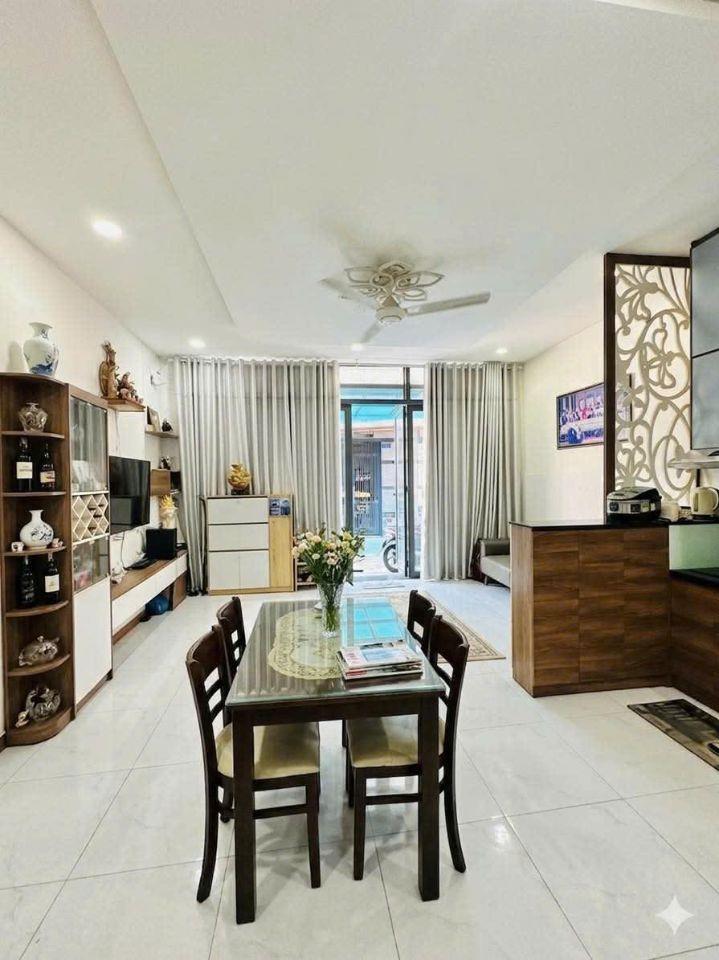 Nhà rộng 2 tầng ô tô đỗ cửa, Bình Long giao Tân Thắng, 4 tỷ