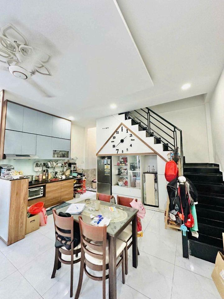 Nhà rộng 2 tầng ô tô đỗ cửa, Bình Long giao Tân Thắng, 4 tỷ