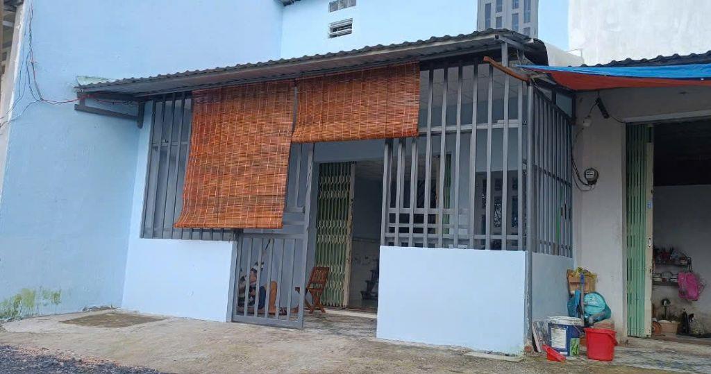 Nhà mới 2 tầng, ô tô đậu cửa, gần KDC Cát Tường, 495tr