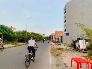 Lô góc 2 mặt tiền, 98.2m2, ngang 7m, khu tái định cư linh xuân, sổ hồng sẵn, bán gấp giá tốt