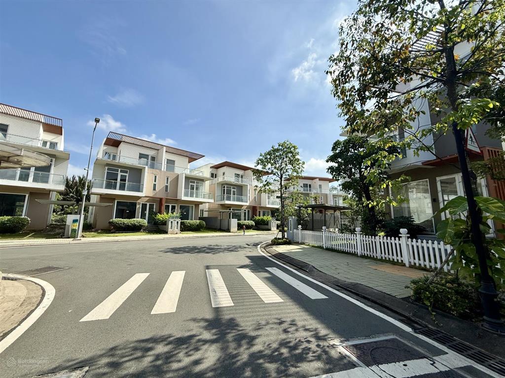 Bán biệt thự dragon village 160m²  1 trệt 2 lầu  khu ở đẳng cấp  đối diện công viên