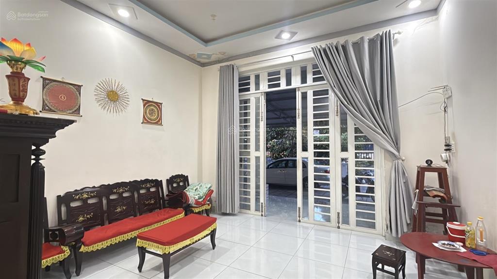 Bán nhà cấp 4, 2pn, sân xe hơi rộng, 136m2, ngang 4.5m linh xuân, kế đgqg tp. hcm