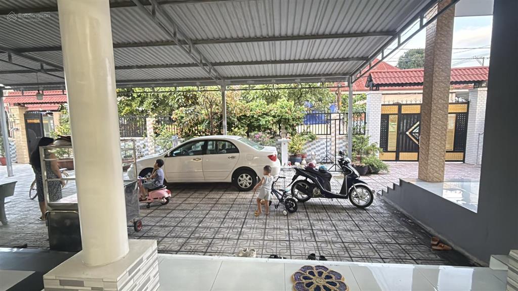 Bán nhà cấp 4, 2pn, sân xe hơi rộng, 136m2, ngang 4.5m linh xuân, kế đgqg tp. hcm