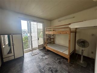 Phòng cho thuê Quận 3, DT 19 m2, có Máy lạnh (gần HaDo Centrosa)