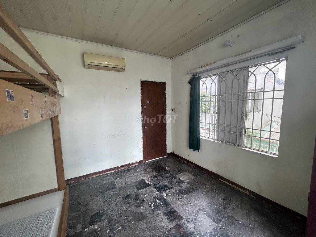 Phòng cho thuê Quận 3, DT 19 m2, có Máy lạnh (gần HaDo Centrosa)