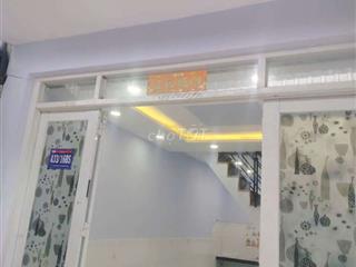nhà bán kế bến xe Q8 