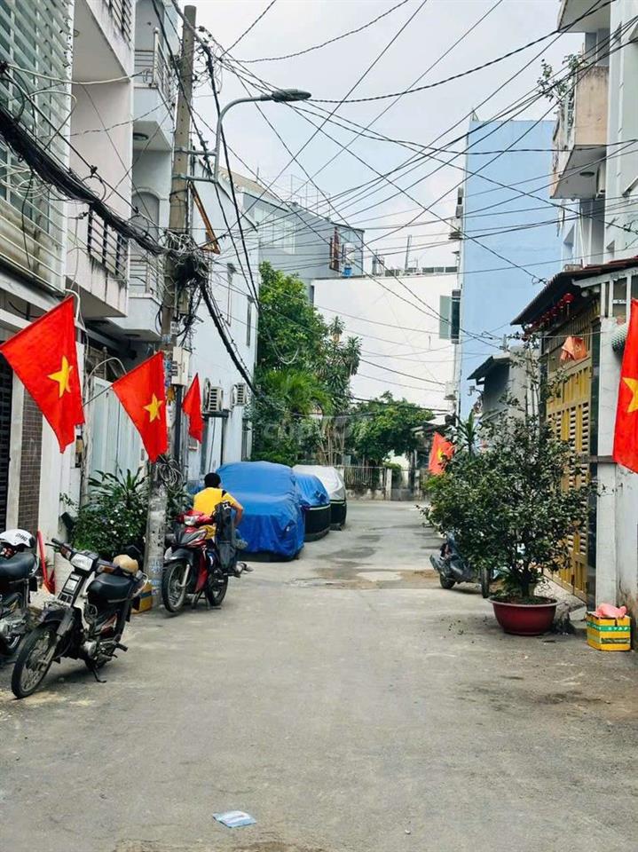 Cho Thủe Nhà Hẻm xe hơi thông ngay lê đức thọ 