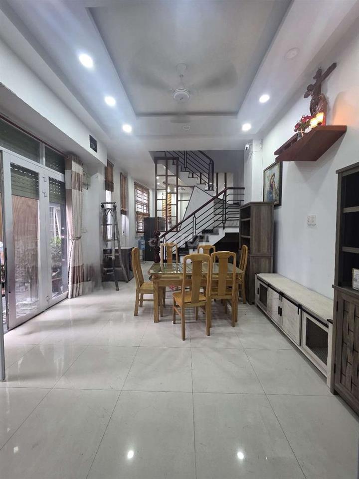Cho Thuê Nhà 4pn sẵn 4 máy lạnh 