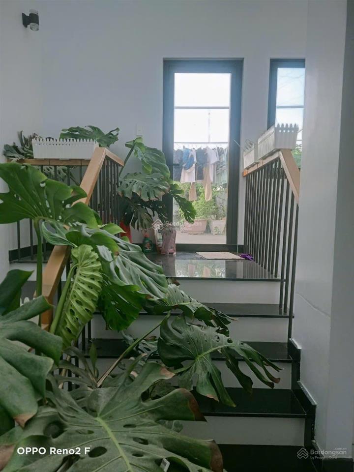 Cho thuê nhà 1 trệt 2 lầu mới xây full nội thất giá 12tr / tg đường phạm hồng, phường tân phước.